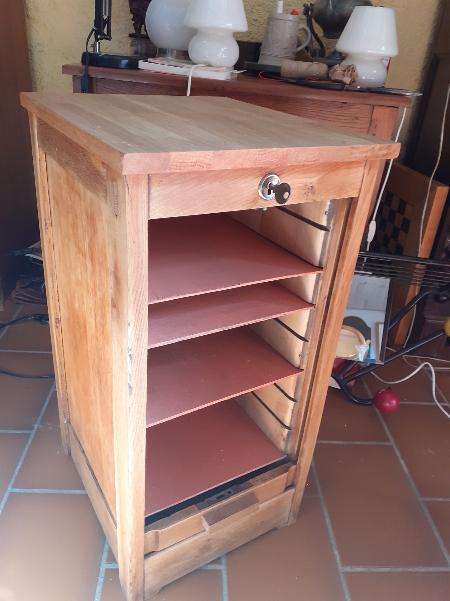 Meuble classeur à rideau