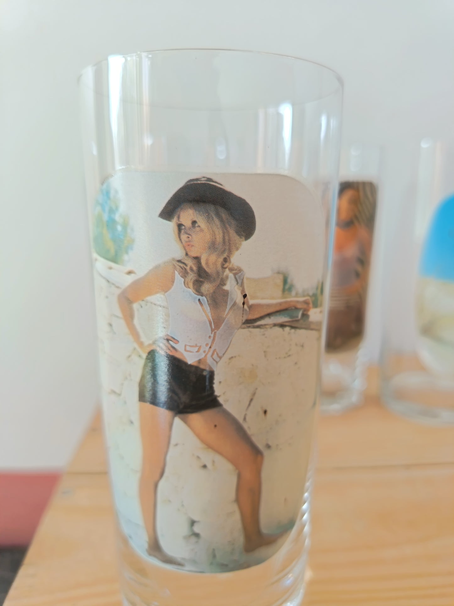 Service de verres pin-up - années 70