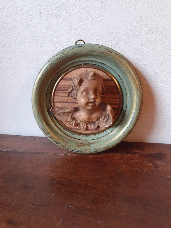 Chérubin en médaillon