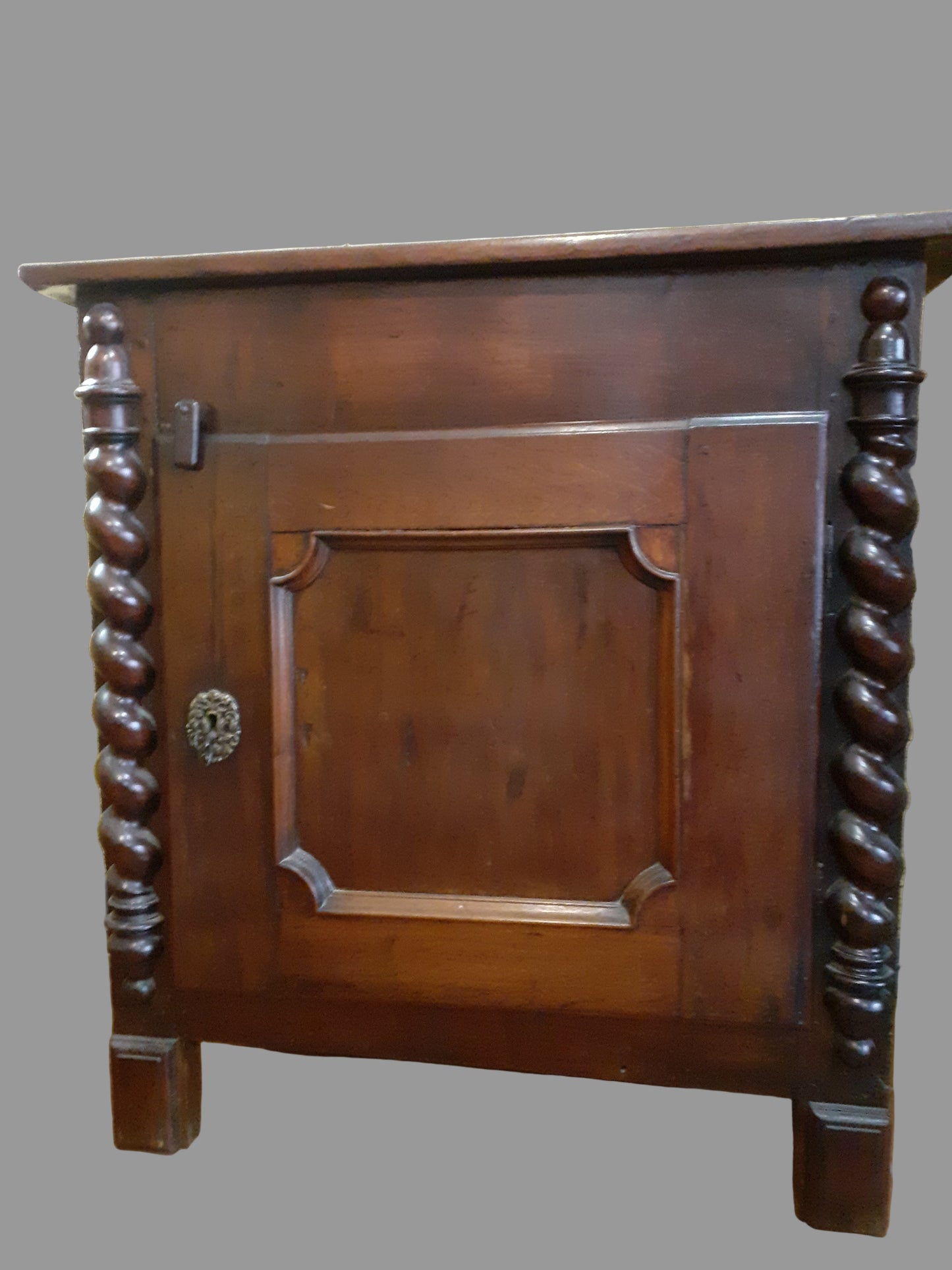 Buffet lyonnais du milieu du XVII° siècle