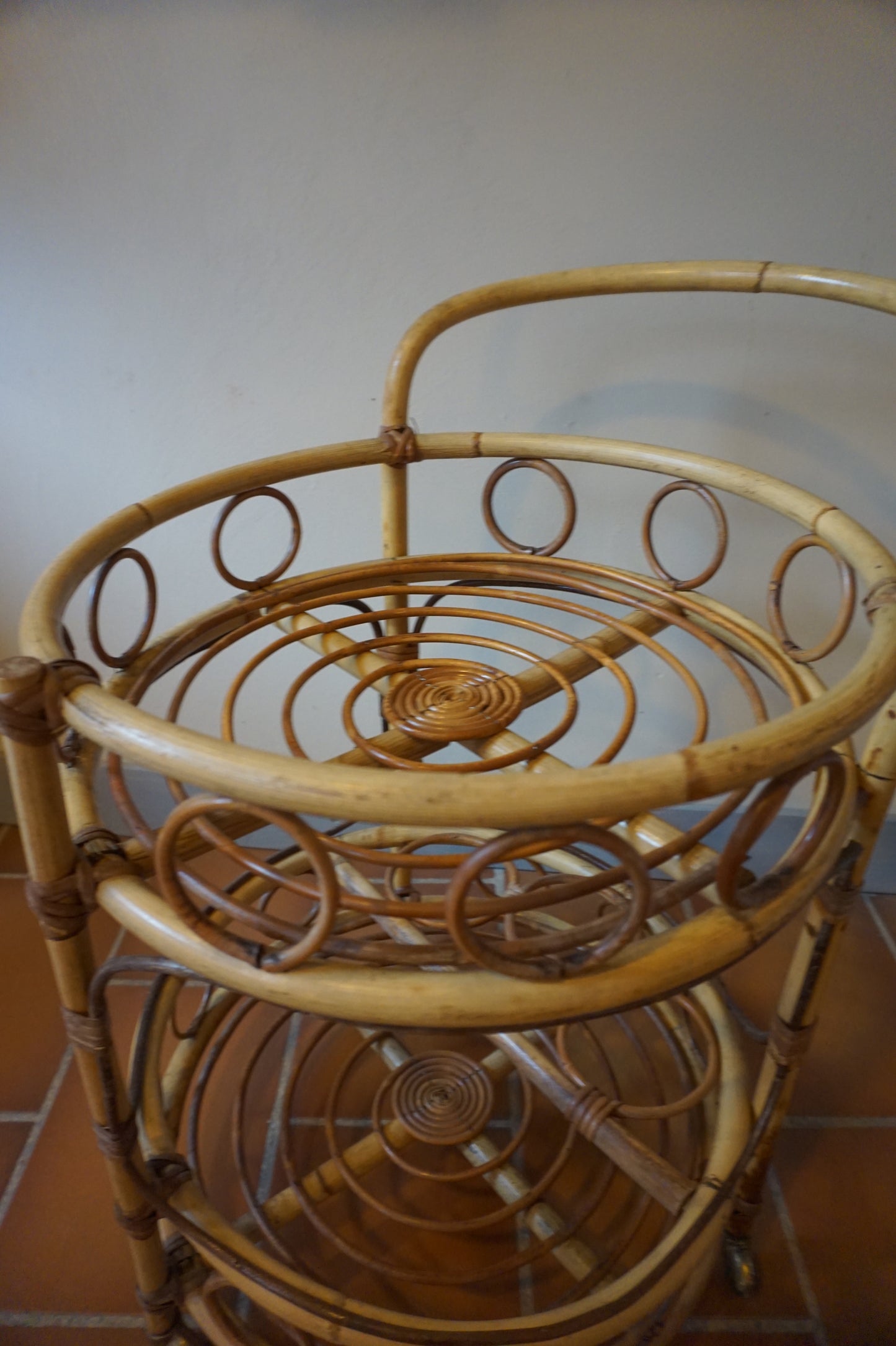 Desserte bar en rotin des années 70