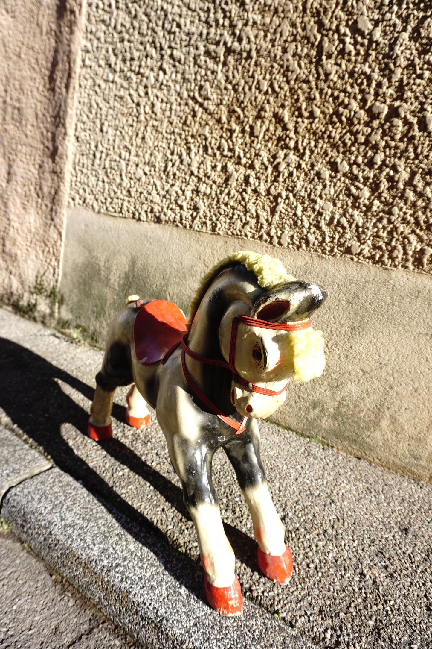 Cheval en carton bouilli - années 50