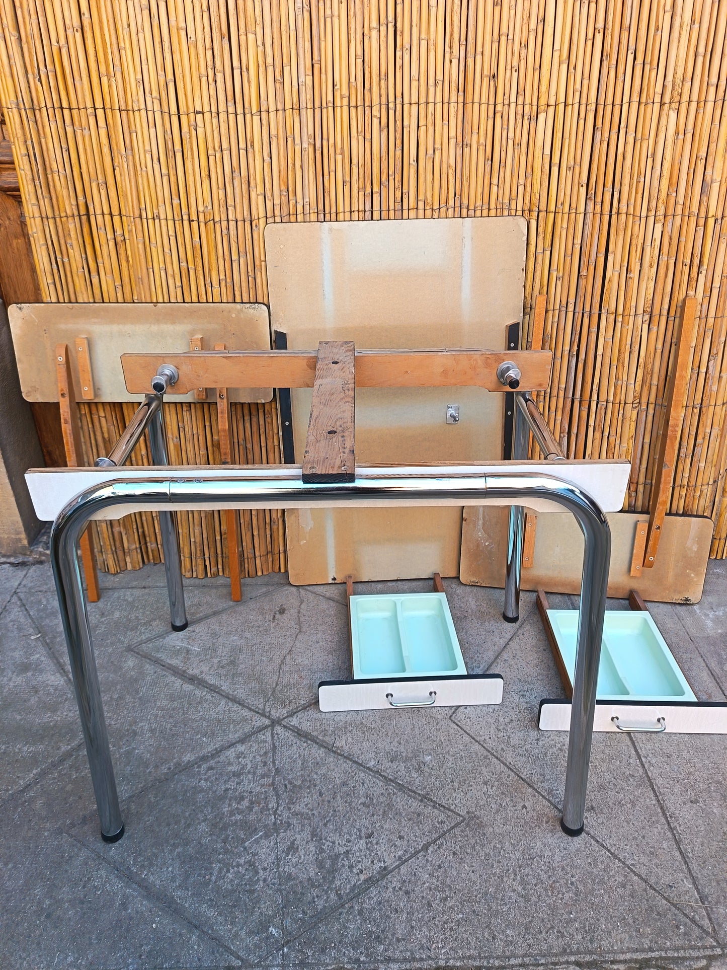 Table de cuisine extensible en Formica - années 70