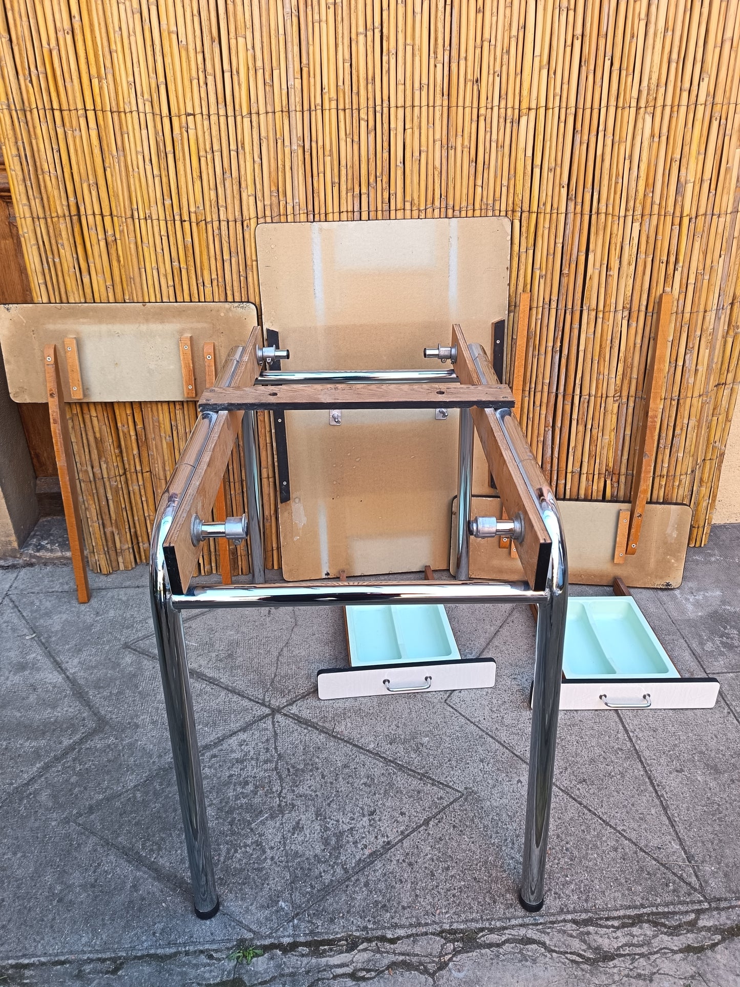 Table de cuisine extensible en Formica - années 70