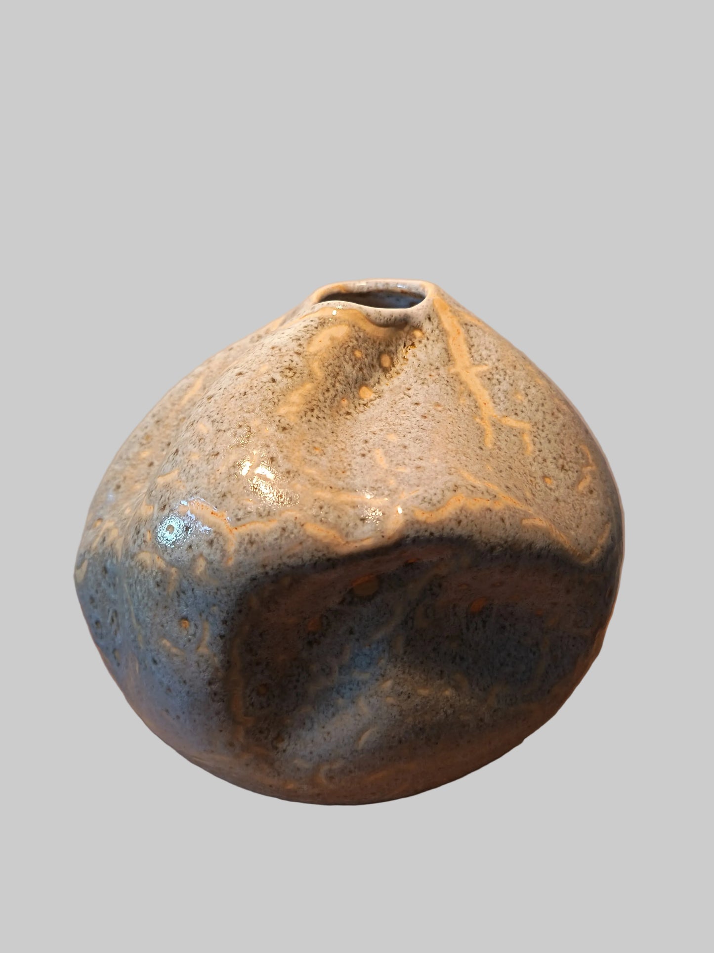 Vase en forme de pierre - période contemporaine
