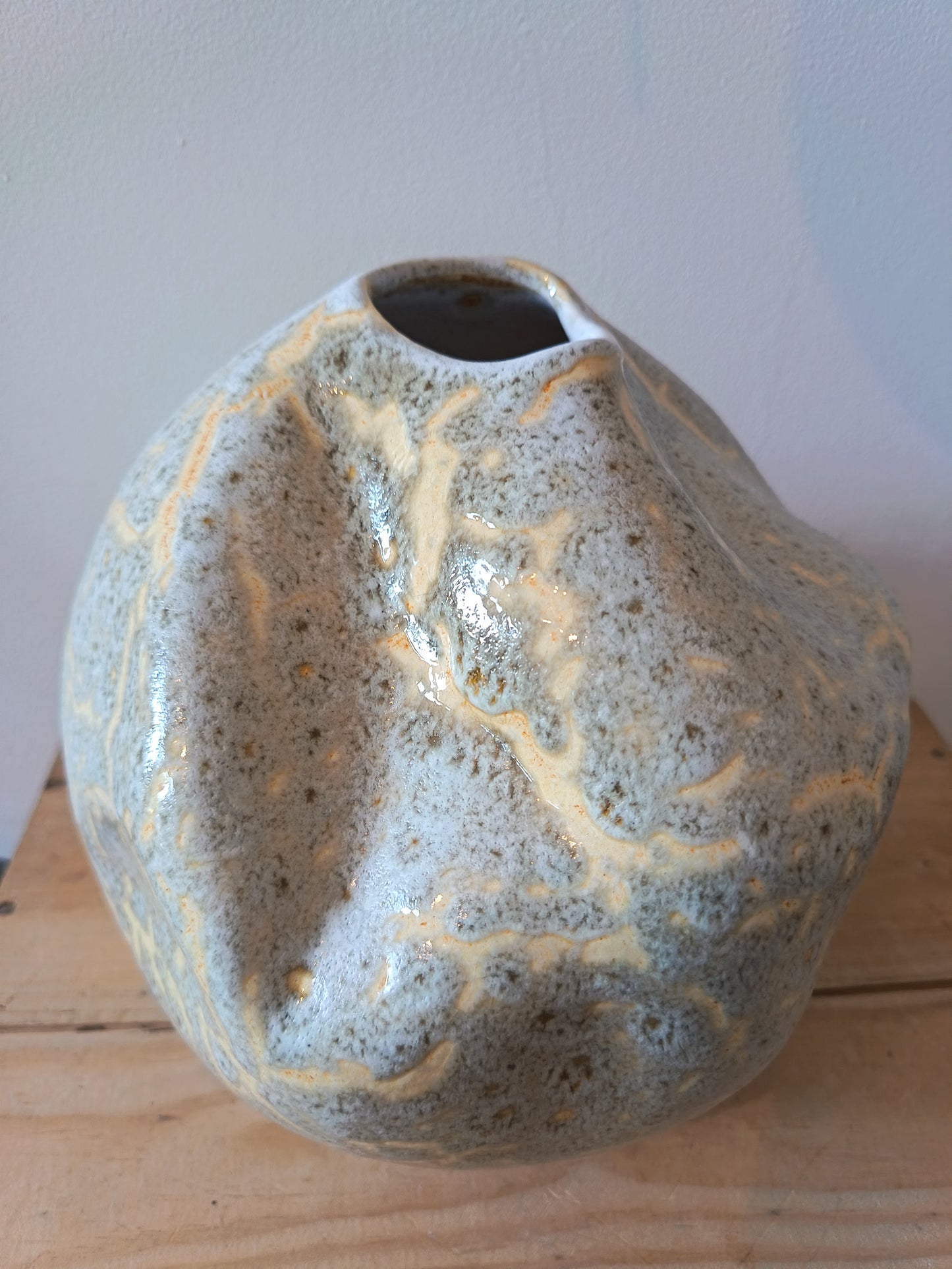 Vase en forme de pierre - période contemporaine