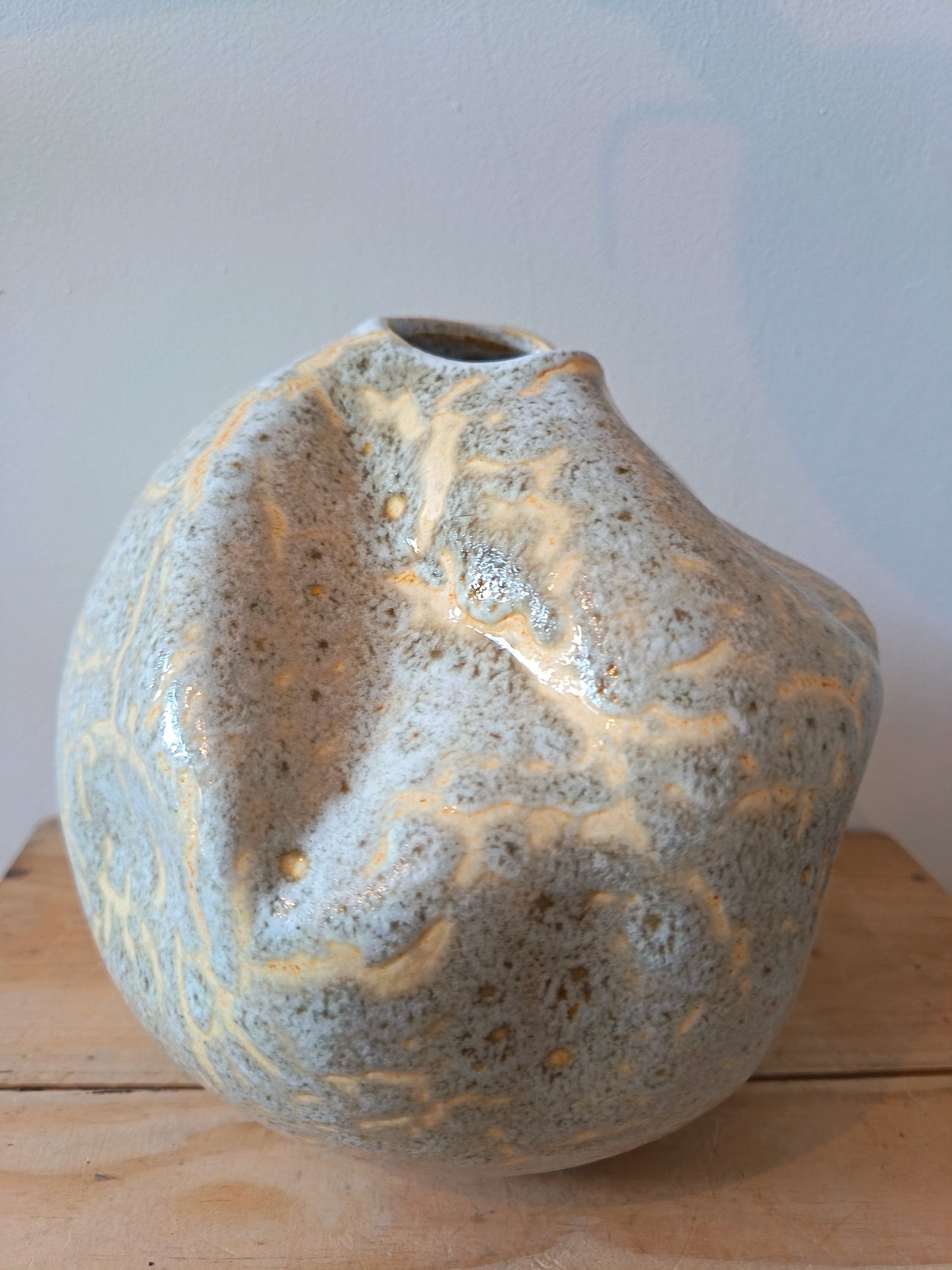 Vase en forme de pierre - période contemporaine