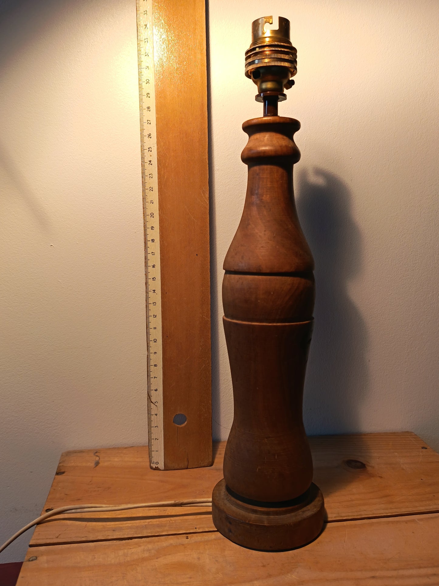 Lampe en bois tourné - années 70