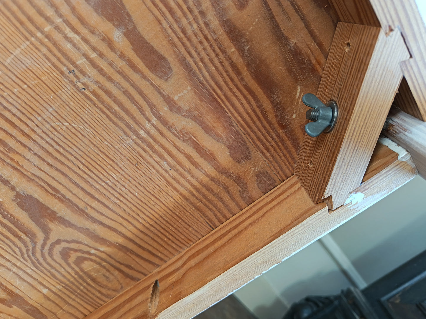 Table basse en bois de pin cérusé - années 80