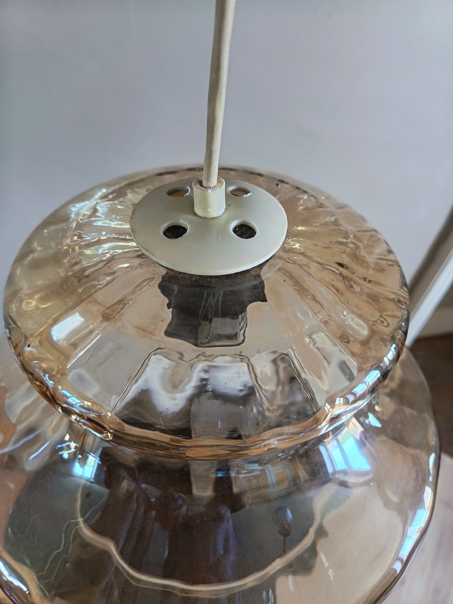 Suspension en verre fumé - années 70