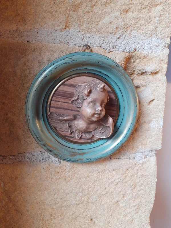 Chérubin en médaillon